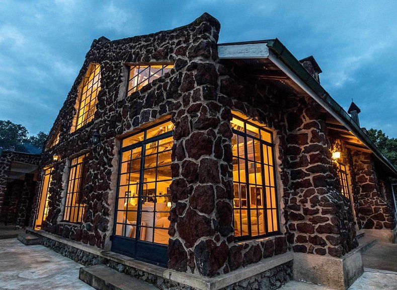 clouds mountain gorilla lodge