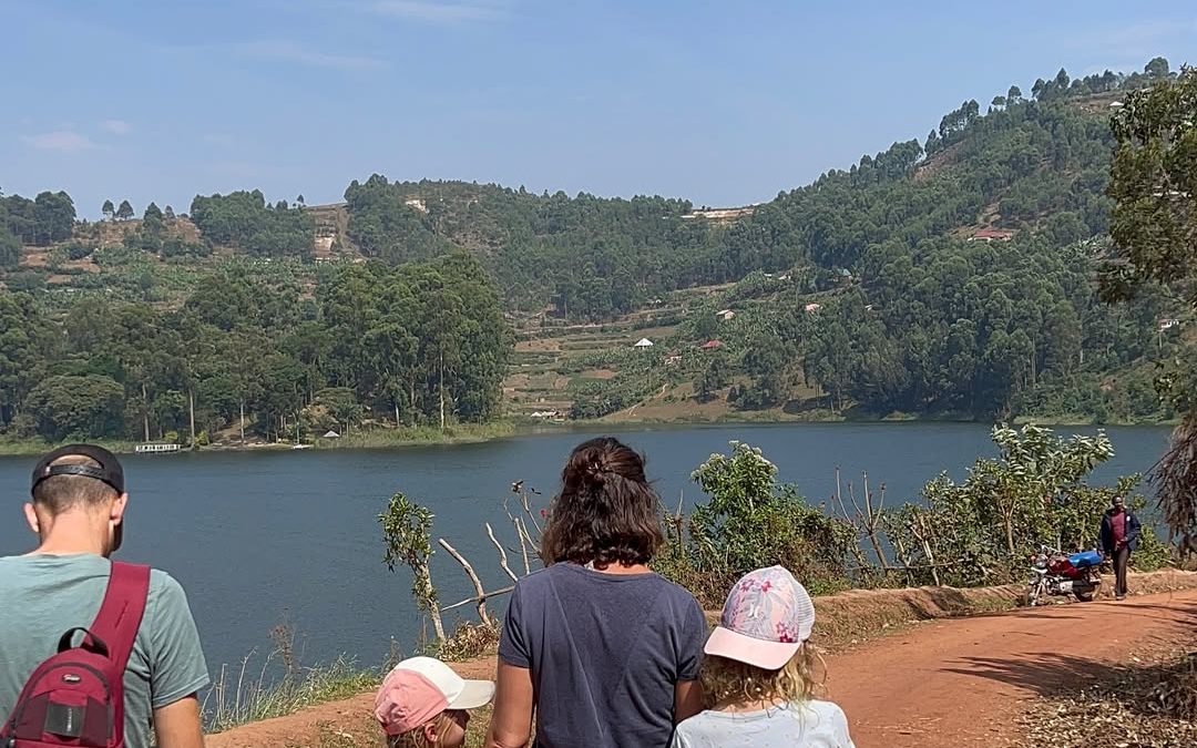 Why Book Your Uganda Safari With a Local Operator?