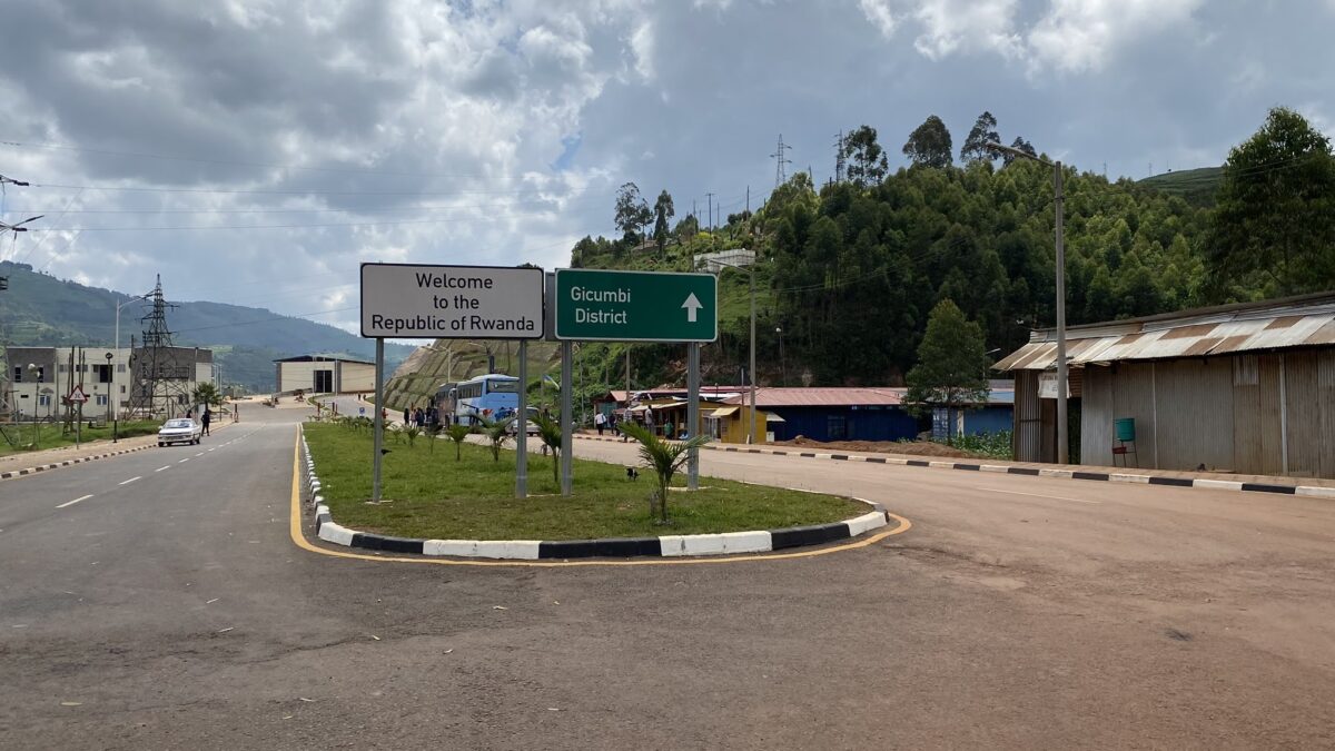 Kigali to Bwindi Crossing Guide